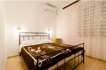 Croazia Privát Pomena, Interno